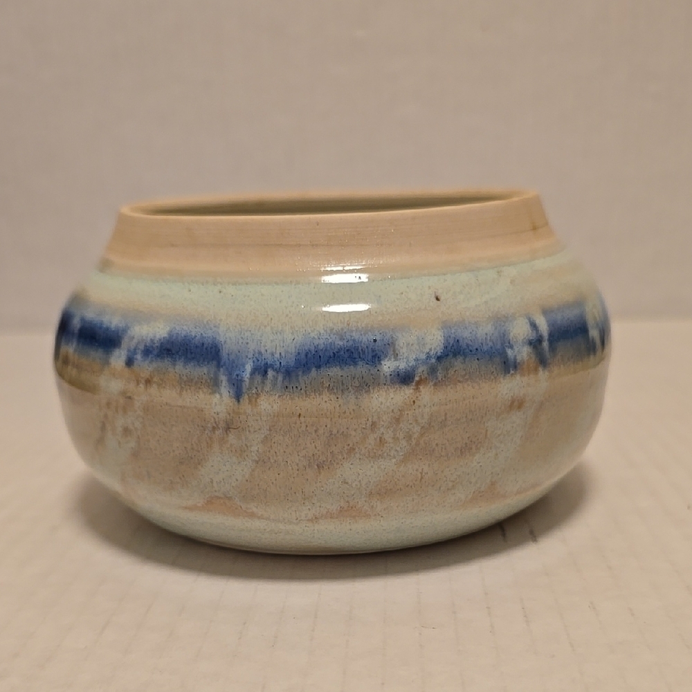 Elegant Blue and Cream Signed Pottery Bowl / Planter - Picture 3 of 16